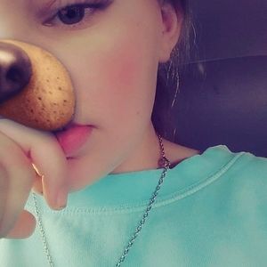 Meet your Posher, Abigail